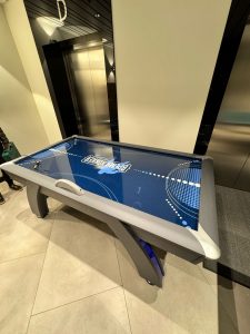 Сборка Аэрохоккея Indigo в бизнес центре на ул.Одесская г.Москва